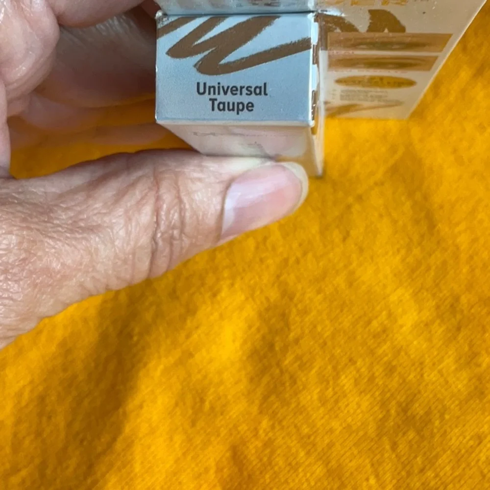 It Cosmetics Brow Powder Universal Pencil in Universal Taupe .0018oz/.05g, NWT - Picture 4 of 8